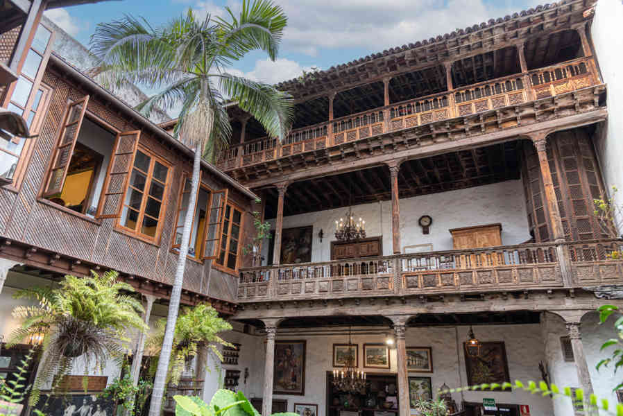 Tenerife 148 - La Orotava - Casa Méndez Fonseca - Casa de Los Balcones.jpg